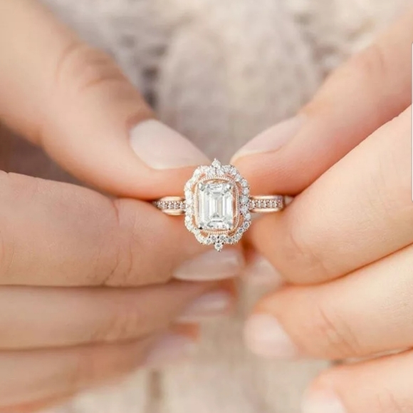 ROSE GOLD RADIANT HALO ENGAGEMENT RING - Picture 3 of 5